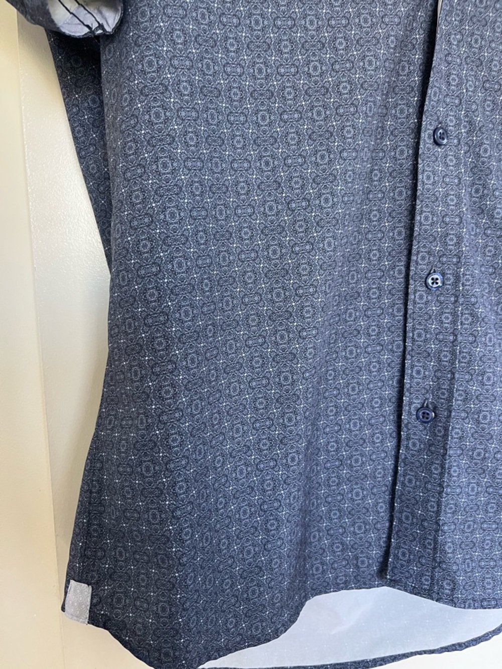 7 Diamonds Men's Short-Sleeve Button-Down Shirt - Navy Blue Geo Print - Picture 3 of 9
